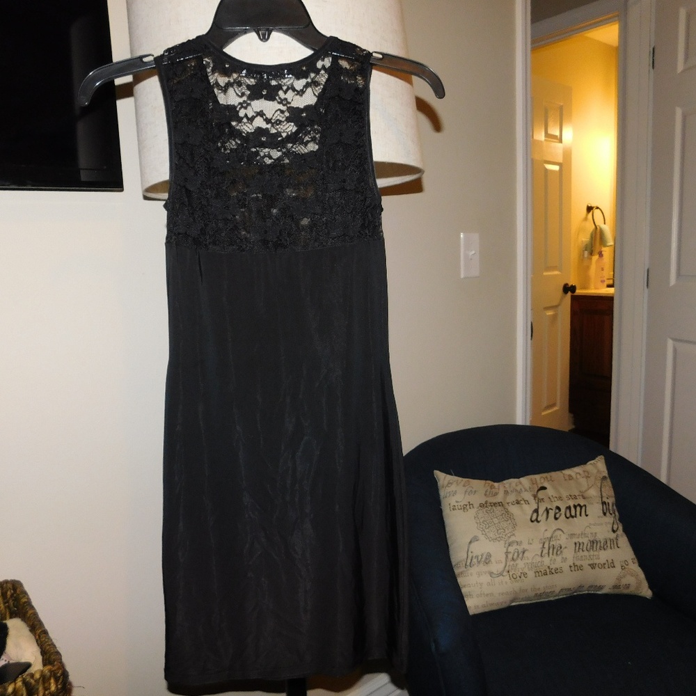 Little Black Dress - Picture 6 of 7